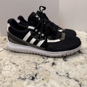 Adidas Cloud form Sneakers
